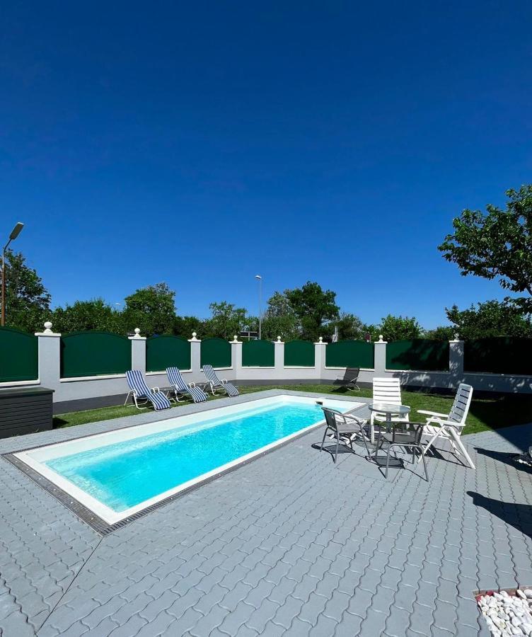 Traum Apartment Mit Pool+Balkon Viena Exterior foto