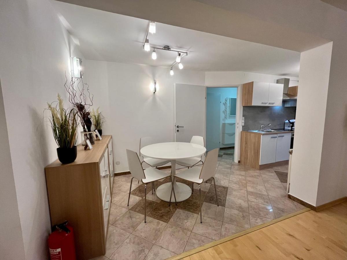 Traum Apartment Mit Pool+Balkon Viena Exterior foto